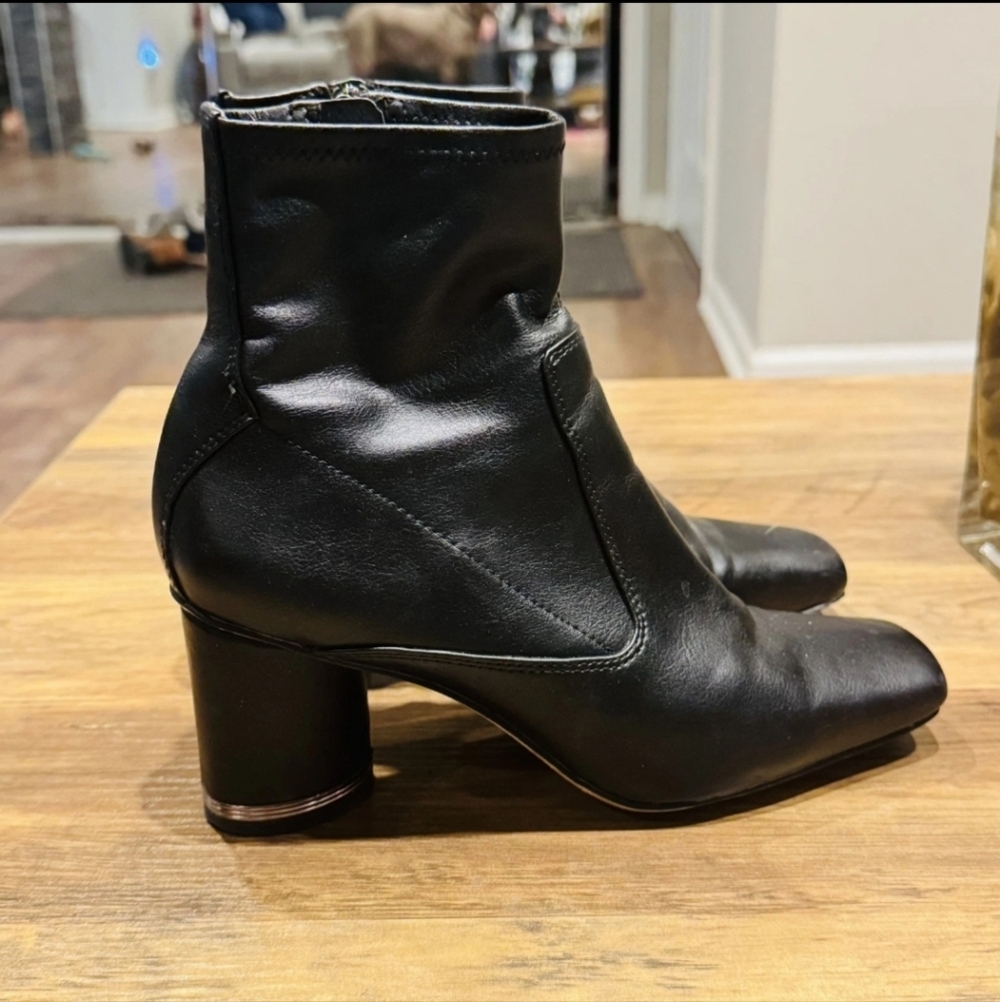 Franco Sarto Pisa Bootie Square Toe Cylindrical Heel Stretch Side Zip Size 7M